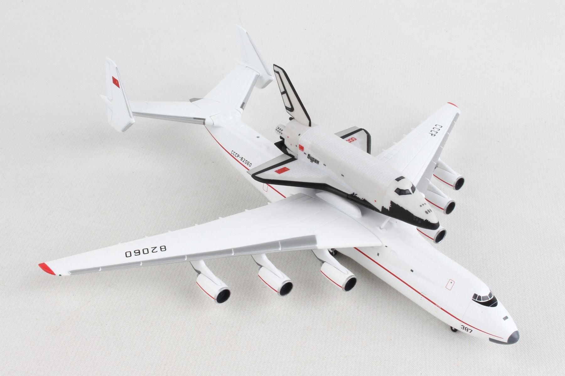 Herpa Wings HE562812 Antonov AN-225 with Buran Space Orbiter - MTS