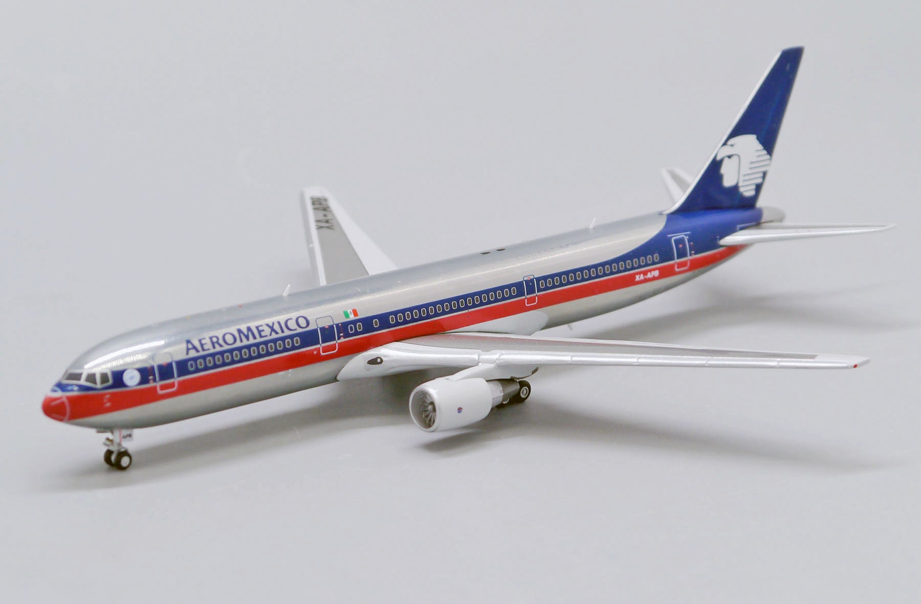 JC Wings 1:400 Aeromexico Boeing 767-300 XX4264