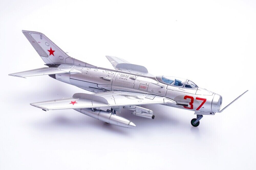 Panzerkampf 14642PC 1:72 Soviet Air Force MiG-19S Farmer Red 37