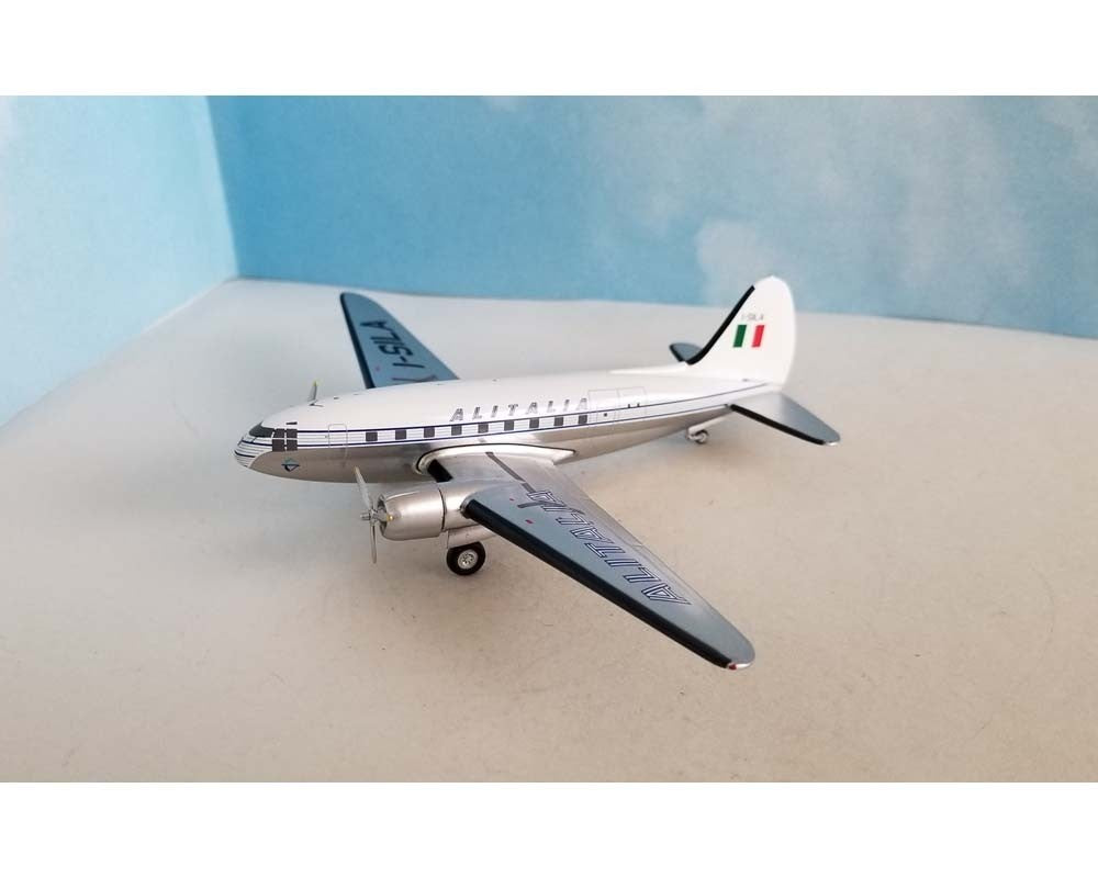 Western Models 1:200 Alitalia Curtiss C-46 AC219749