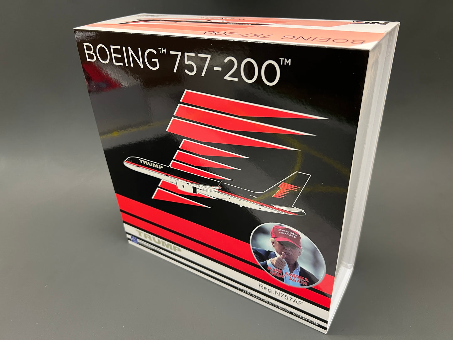 NG Models 42038 1:200 Trump Force One (The Trump Organization) Boeing 757-200 N757AF (Old Tail)