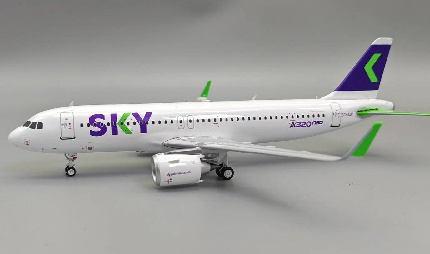 El Aviador EAVAZC 1:200 Sky Airline Airbus A320-251N CC-AZC