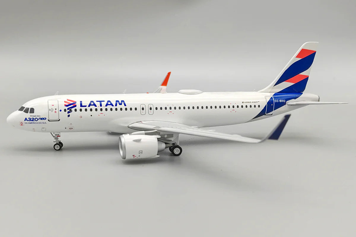 El Aviador EAVBHG 1:200 Latam Airbus A320neo CC-BHG "First A320neo at South America"