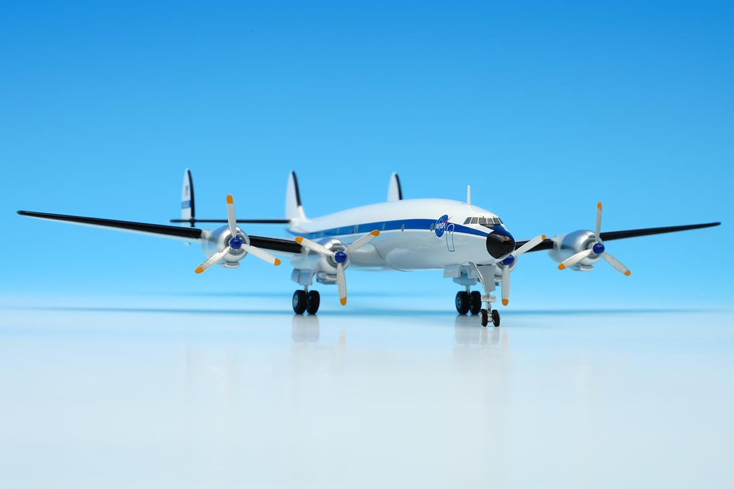 Aviation Classics MTS20001 1:200 NASA C-121G Constellation N420NA