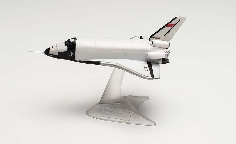 Herpa Wings 562805 1:400 Wings Buran Orbiter Display Model CCCP-350002, Russia