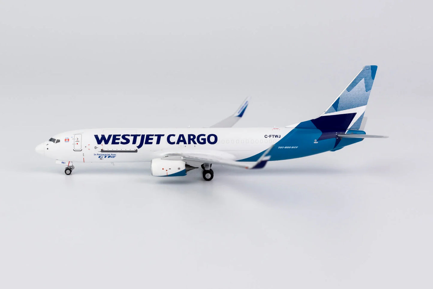 NG 58135 1:400 Westjet Cargo Boeing 737-800BCF C-FTWJ