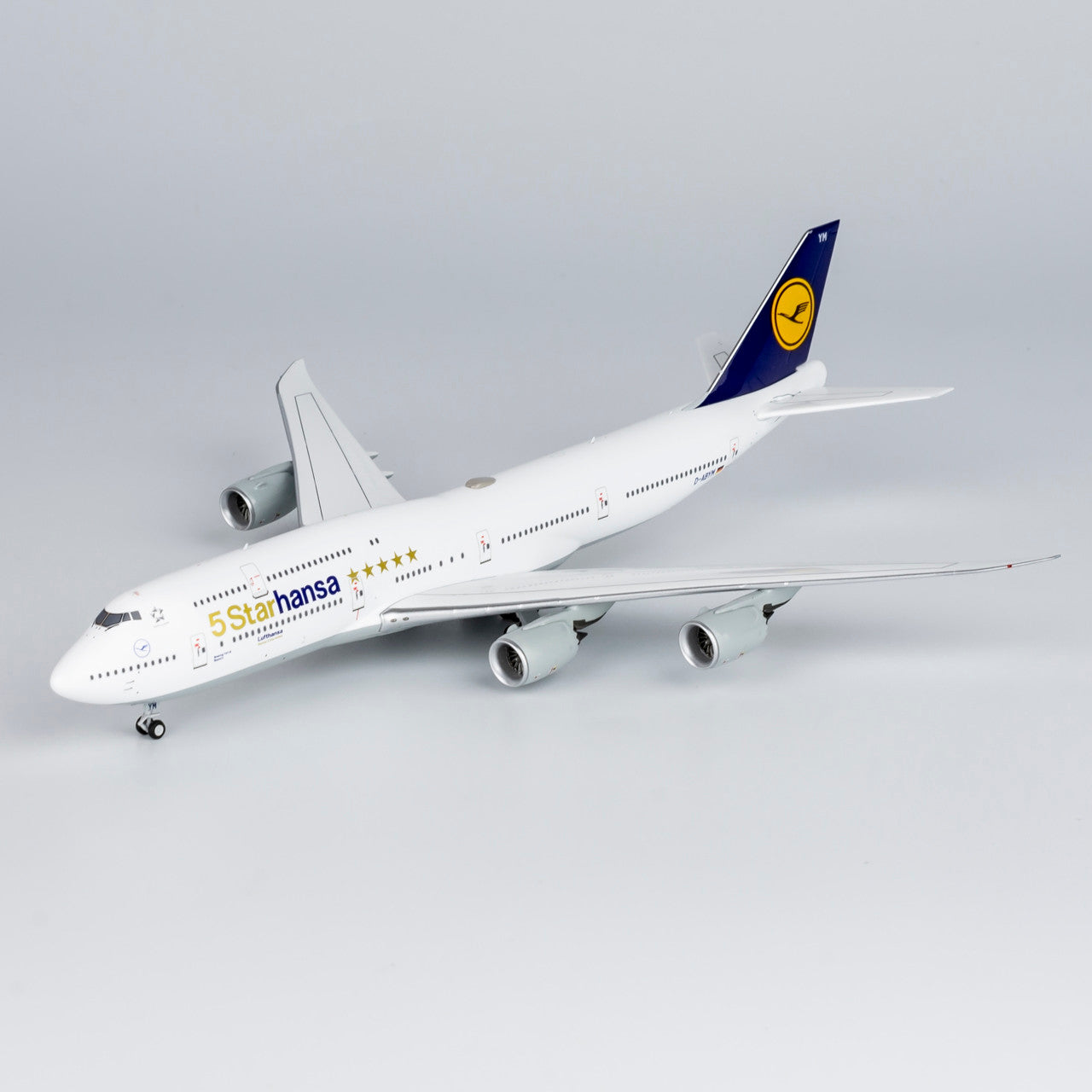 NG 78011 1:400 Lufthansa 747-8 D-ABYM "5 Starhansa titles"
