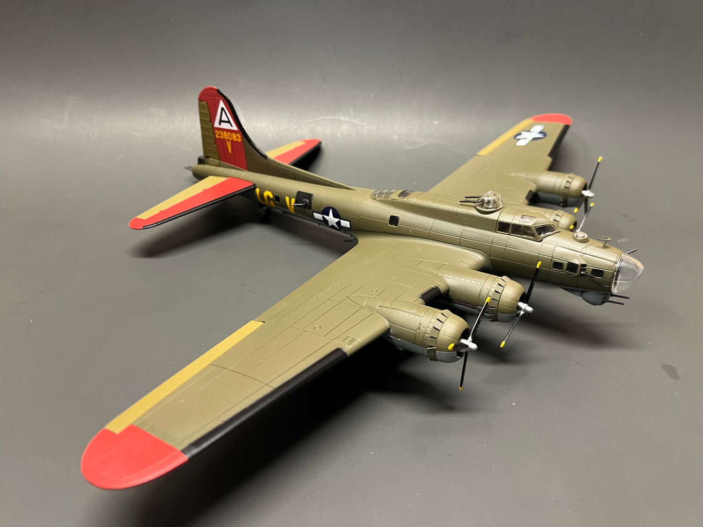 Air Force 1 AF1-0110DW 1:72 B-17 Flying Fortress Man O' War, 323RD BS, 91ST BG, 8TH AF