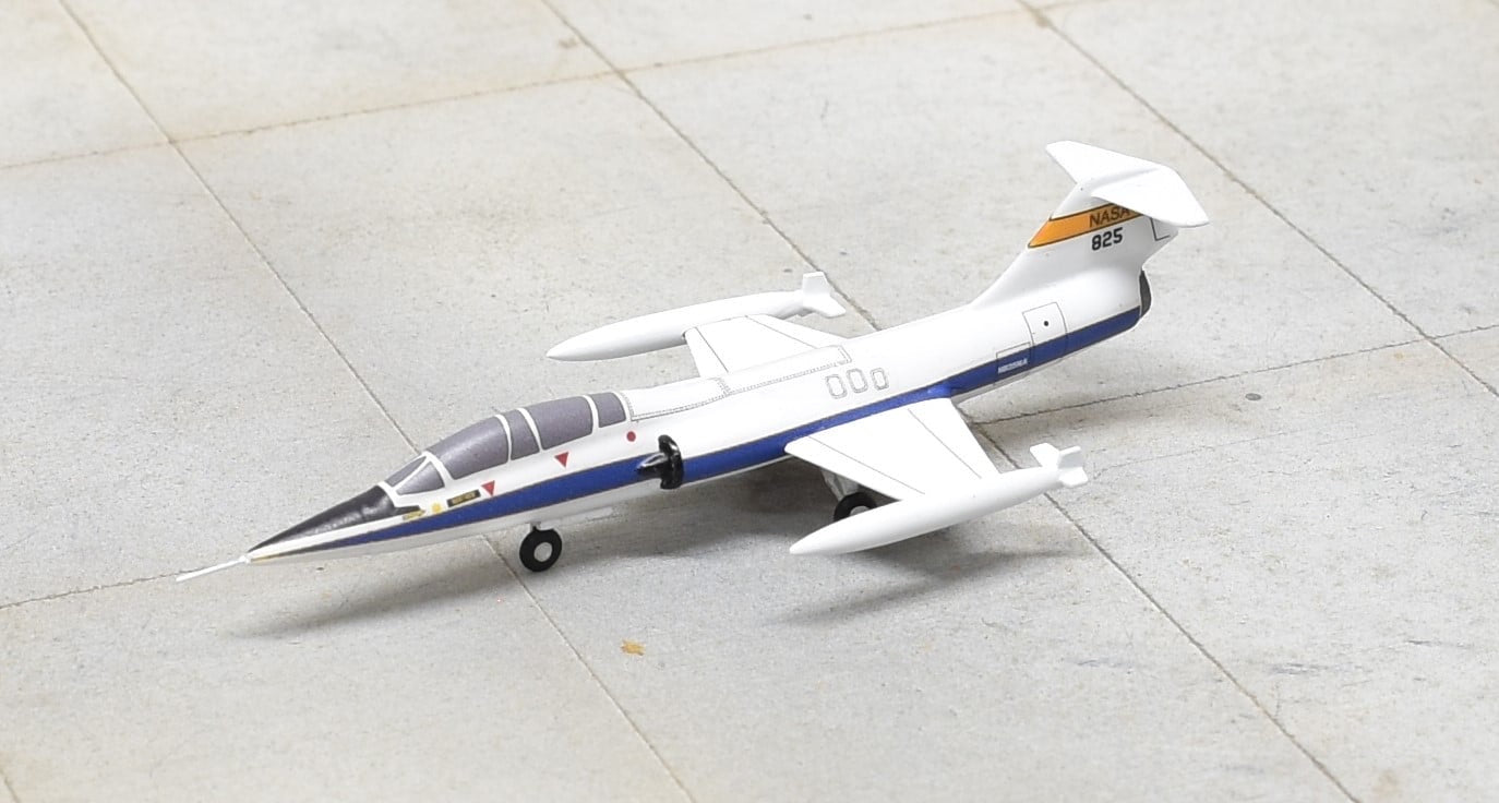 Sky Classics 1:200 SCF10404 Lockheed TF-104G Starfighter NASA N825NA  White Blue Stripe White Bottom W/Wing Tanks