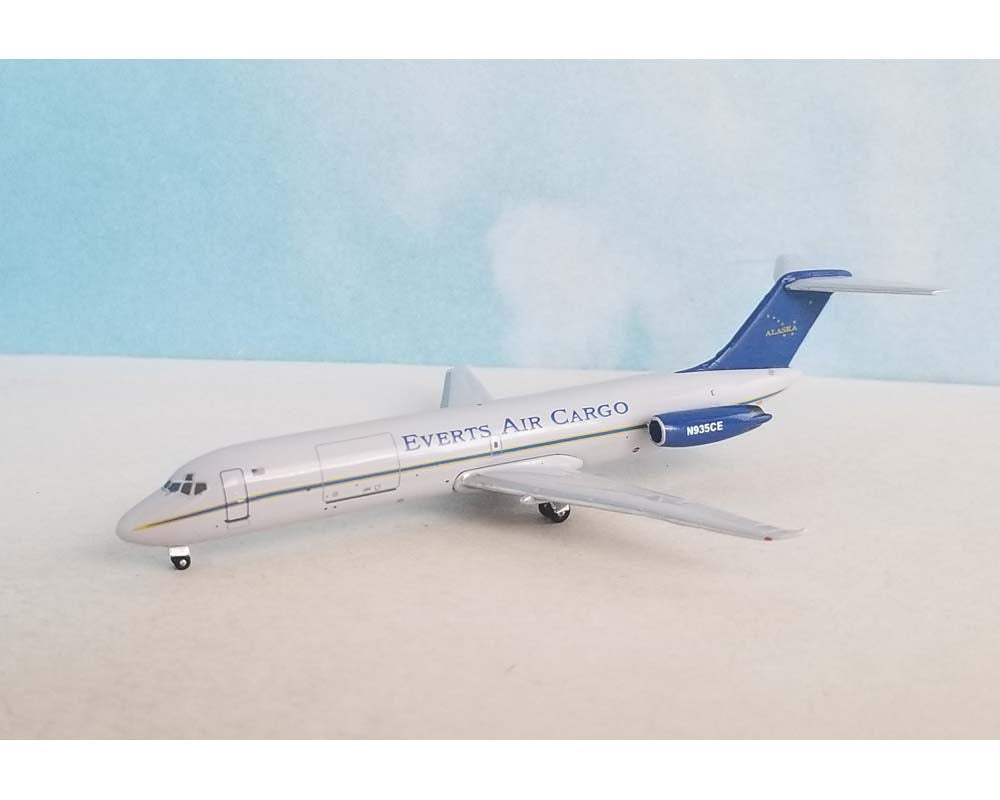 AeroClassics AC411293 1:400 Everts Air Cargo DC-9-32F N935CE