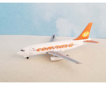 AeroClassics AC411370 1:400 Conviasa Boeing 737-200 XA-TWR