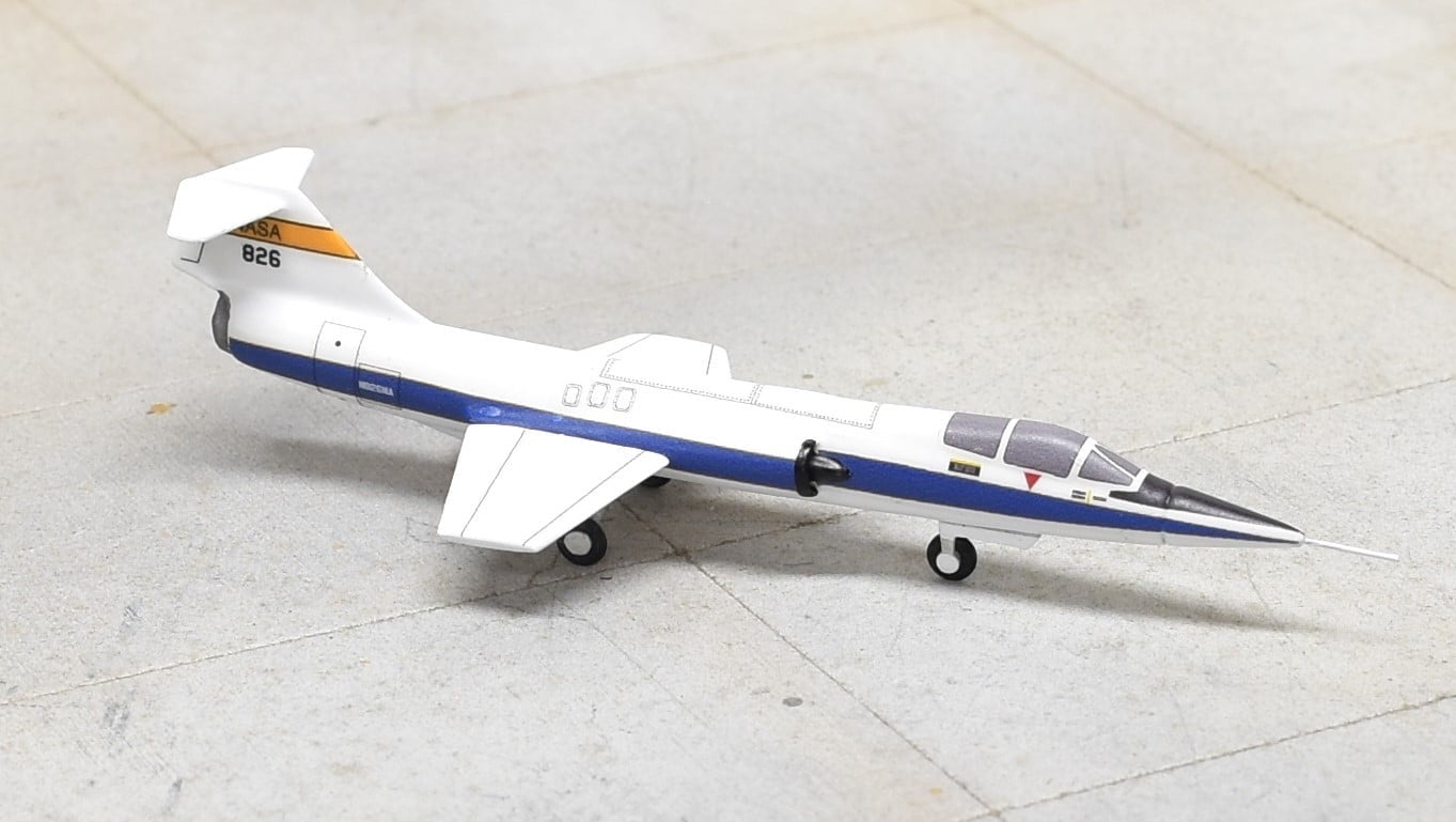 Sky Classics 1:200 SCF10403 Lockheed F-104G Starfighter NASA N826NA  White Blue Stripe White Bottom No Tanks