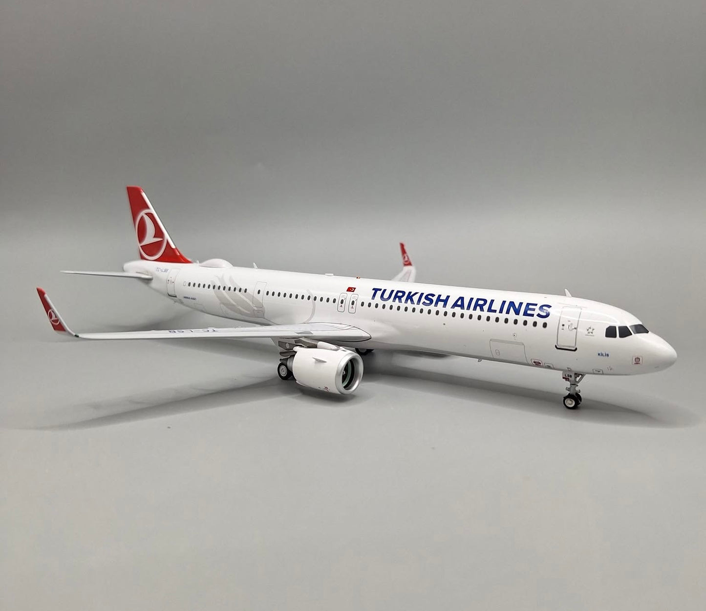 Pre-Order JFox JF-A321-046 1:200 A321 Turkish Airlines TC-LSB