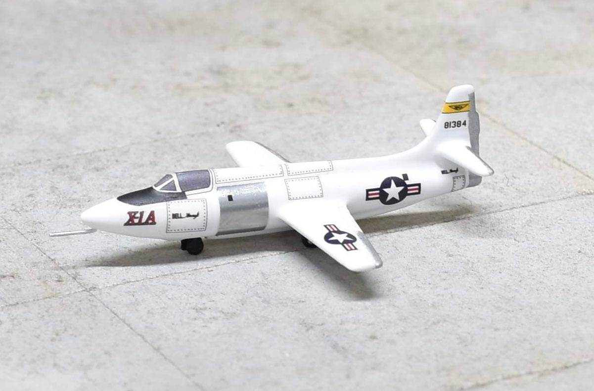 Sky Classics 1:200 Bell X-1A 481384 "White & Silver Fuselage Band Yellow NACA Band"