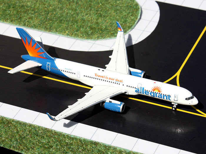 Gemini Jets GJAAY1321 1:400 Allegiant Air Boeing 757-200