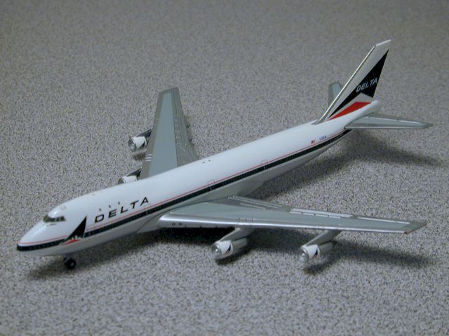 Gemini Jets GJDAL038 1:400 Delta Boeing 747-132 N9896