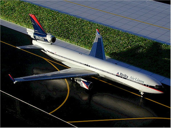 Gemini Jets GJDAL168 1:400 Delta MD-11 N812DE (Box has minor shelf wear)