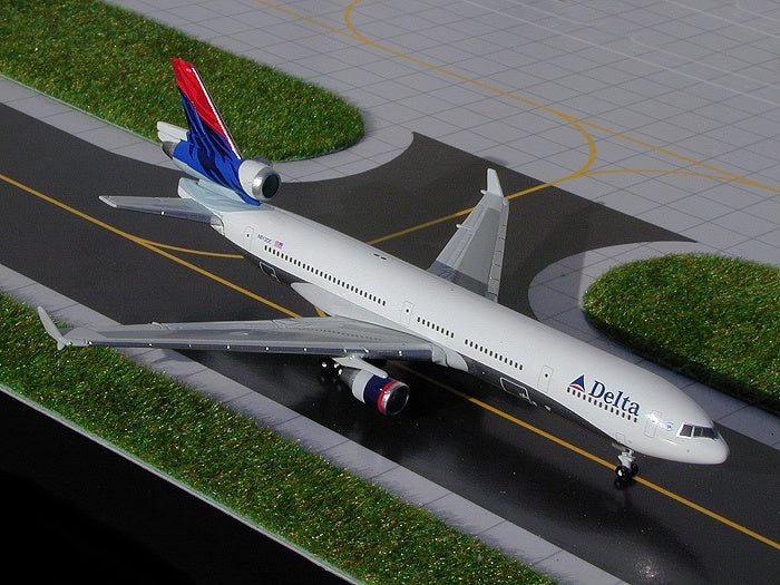 Gemini Jets GJDAL279 1:400 Delta MD-11 N813DE (Box has minor shelf wear)