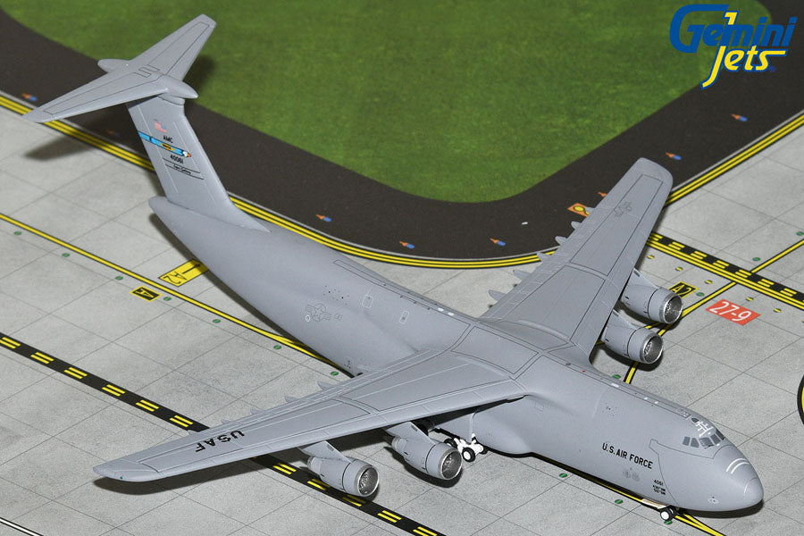 Gemini Macs GMUSA144 1:400 U.S. Air Force C-5M Super Galaxy 84-0061 (Dover Air Force Base)