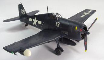 Hobby Master HA1105 F6F-5N, Hellcat Night Fighter USS Independence CVL-23, Lt. William E. Henry, Executive Officer (XO) VF(N)-41, Top USN Night Fighter Ace