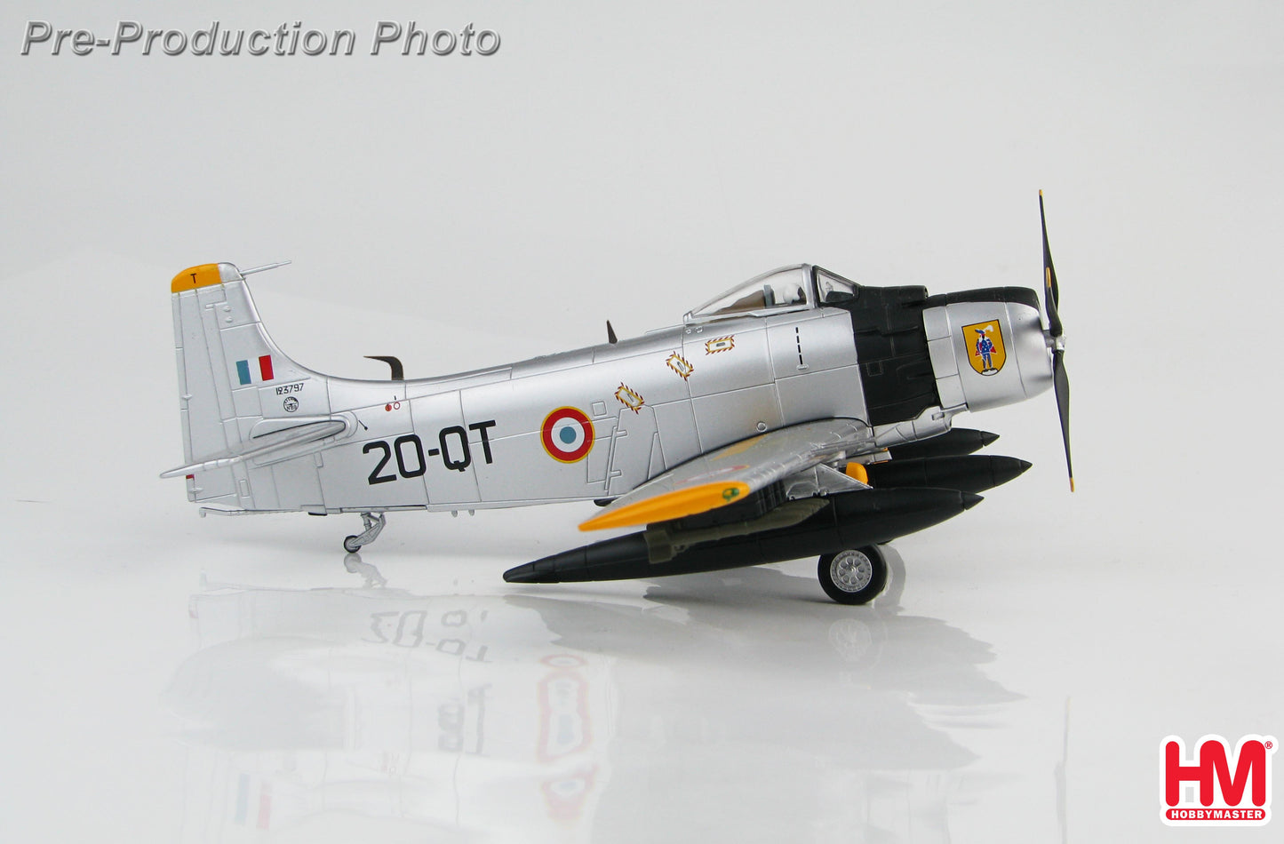 Hobby Master HA2916 AD-4 Skyraider EC-2/20, French Air Force, early 1960s