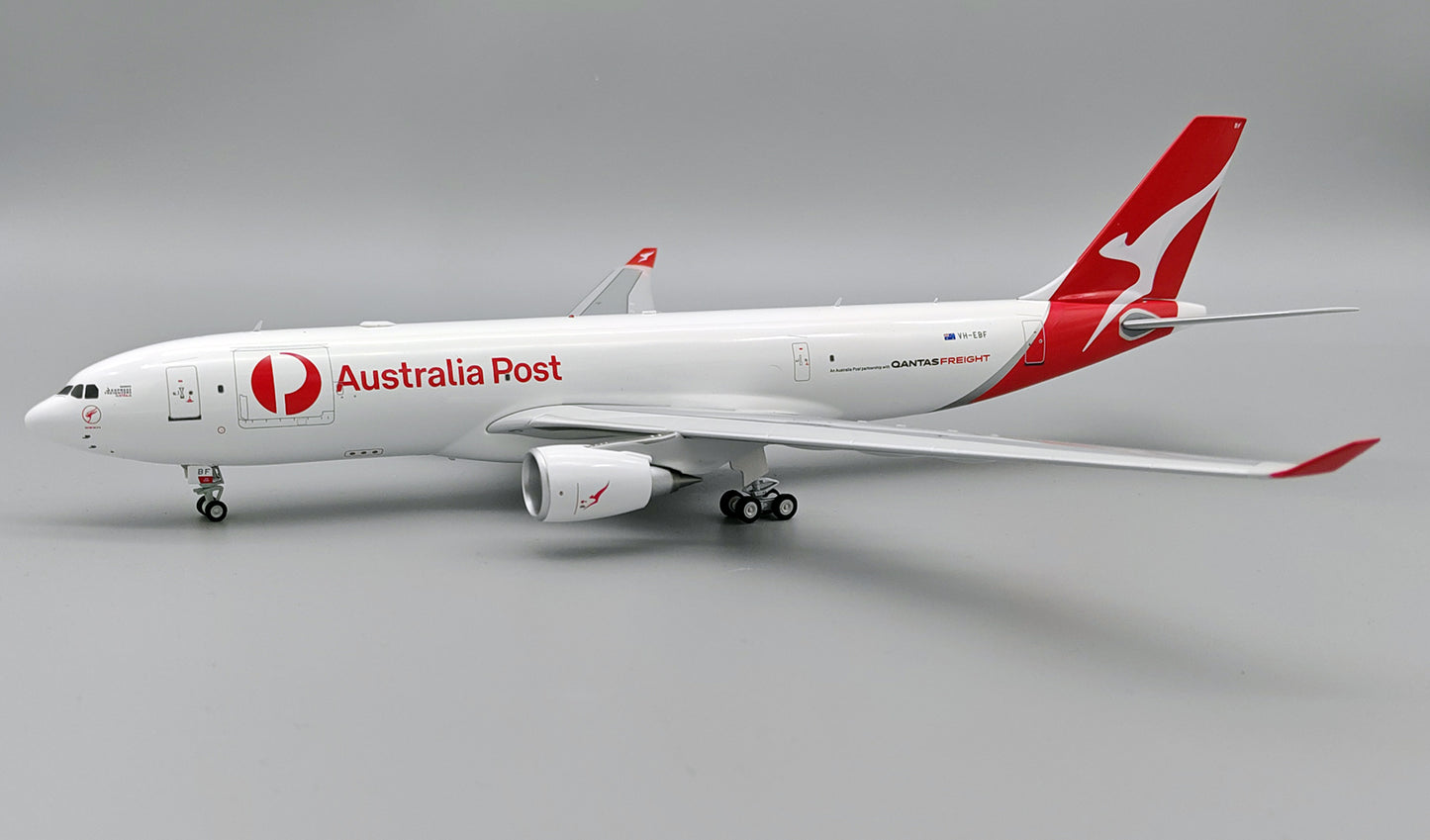 Pre-Order InFlight200 IF332QF0124 Qantas Freight (Australia Post) Airbus A330-202 (P2F) VH-EBF