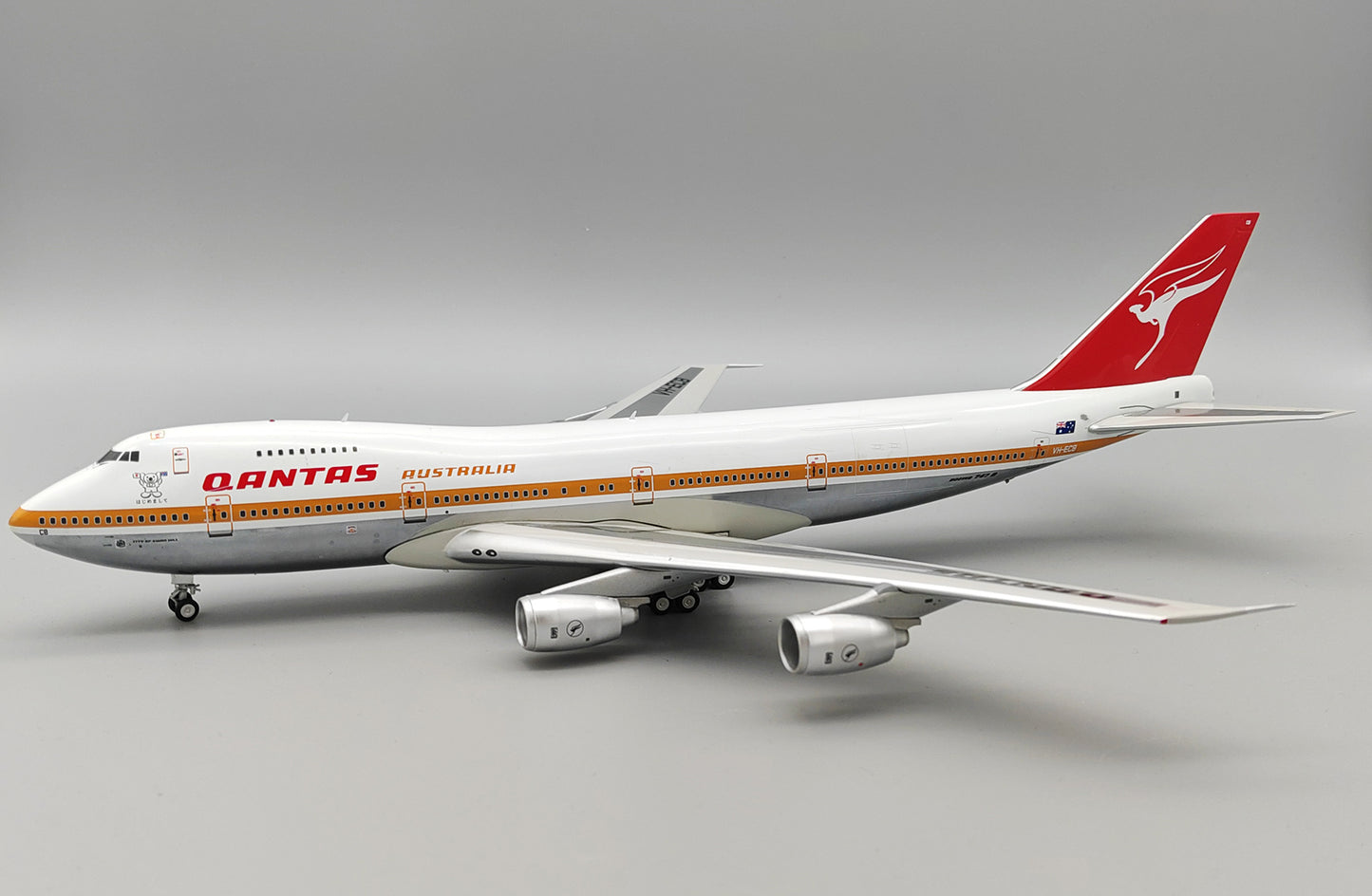 Pre-Order Inflight IF742QF0824P 1:200 Qantas Boeing 747-238BM VH-ECB "Koala Express"