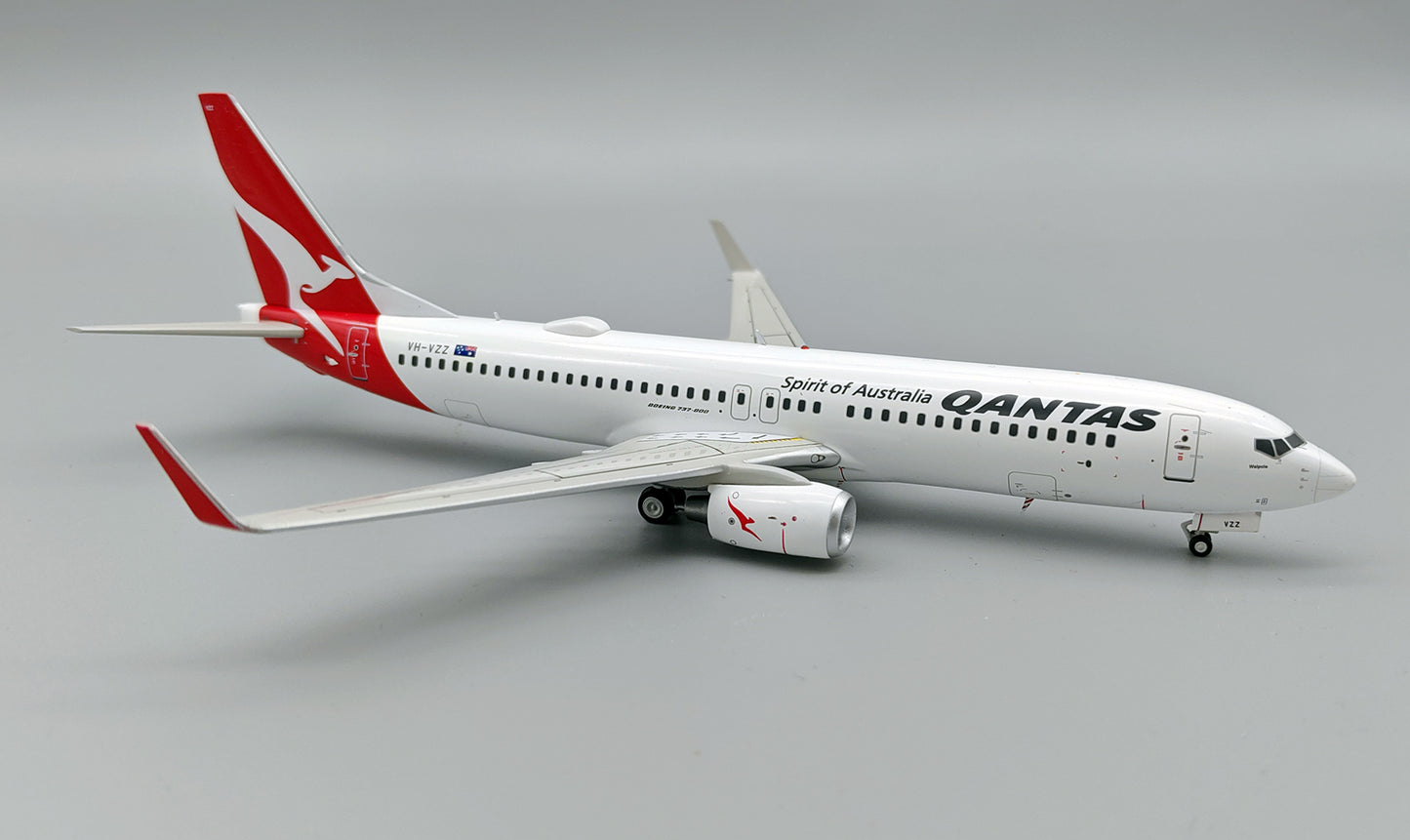 Pre-Order Inflight IF738QF0324 1:200 Qantas Boeing 737-838 VH-VZZ