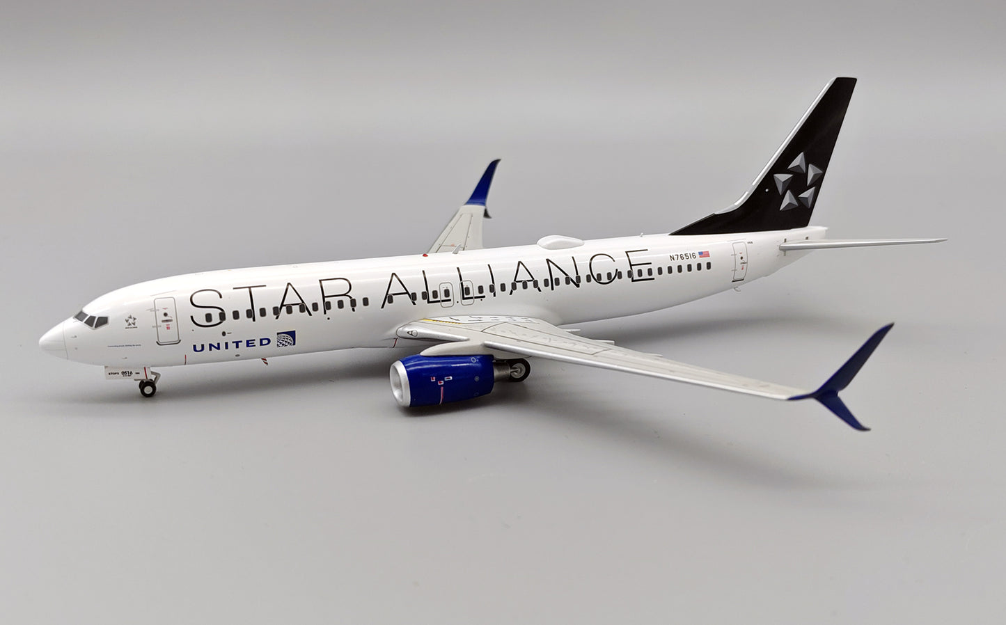 JFox JF-737-8-044 1:200 United Airlines Boeing 737-824 (WL) Star Alliance N76516