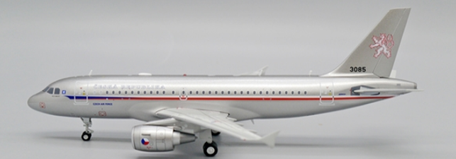 Pre-Order JC Wings LH2252 1:200 Czech Republic Air Force Airbus A319(CJ) 3085