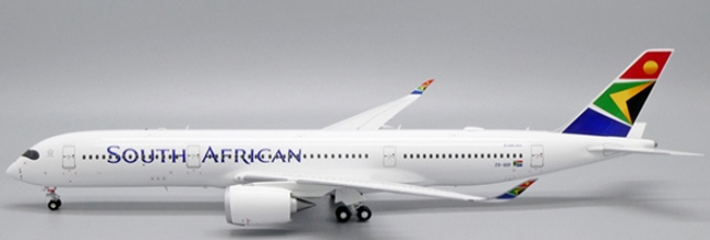 Pre-Order JC Wings XX2429A 1:200 South African Airways Airbus A350-900XWB ZS-SDF (Flaps Down)