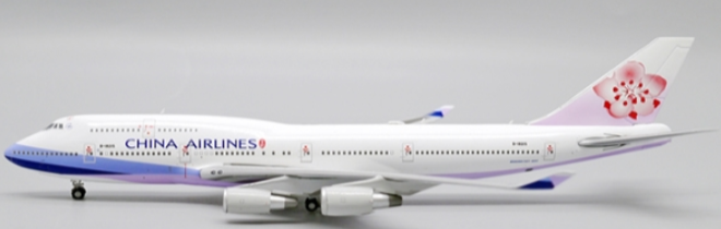 Pre-Order JC Wings XX4977A 1:400 China Airlines Boeing 747-400 B-18215 (Flaps Down)