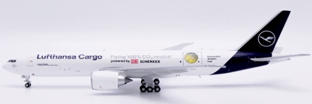 Pre-Order JC Wings XX40226C 1:400 Lufthansa Cargo Boeing 777F "Sustainable Aviation Fuel" "Interactive Series" D-ALFG