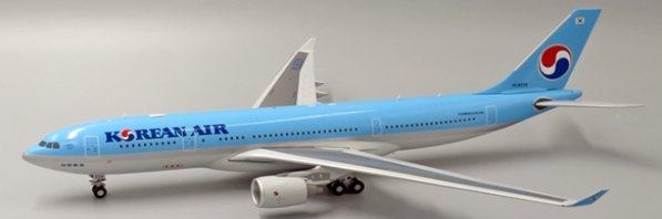 Pre-Order JC Wings EW2332002 1:200 Korean Air Airbus A330-200 Reg: HL8228