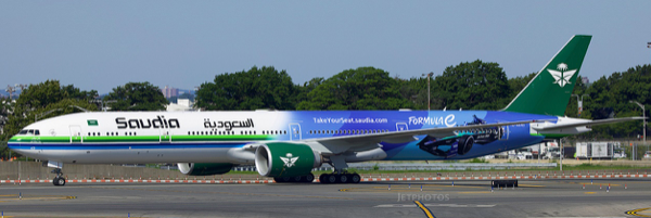 Pre-Order JC Wings XX40318A 1:400 Saudi Arabian Airlines Boeing 777-300ER "Formula E 2024" Reg: HZ-AK43 Flaps Down