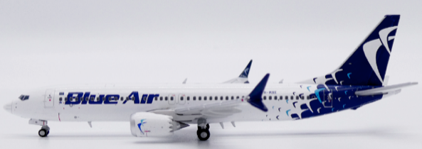 Pre-Order JC Wings LH4312 1:400 Blue Air Boeing 737 MAX 8 Reg: YR-MXE