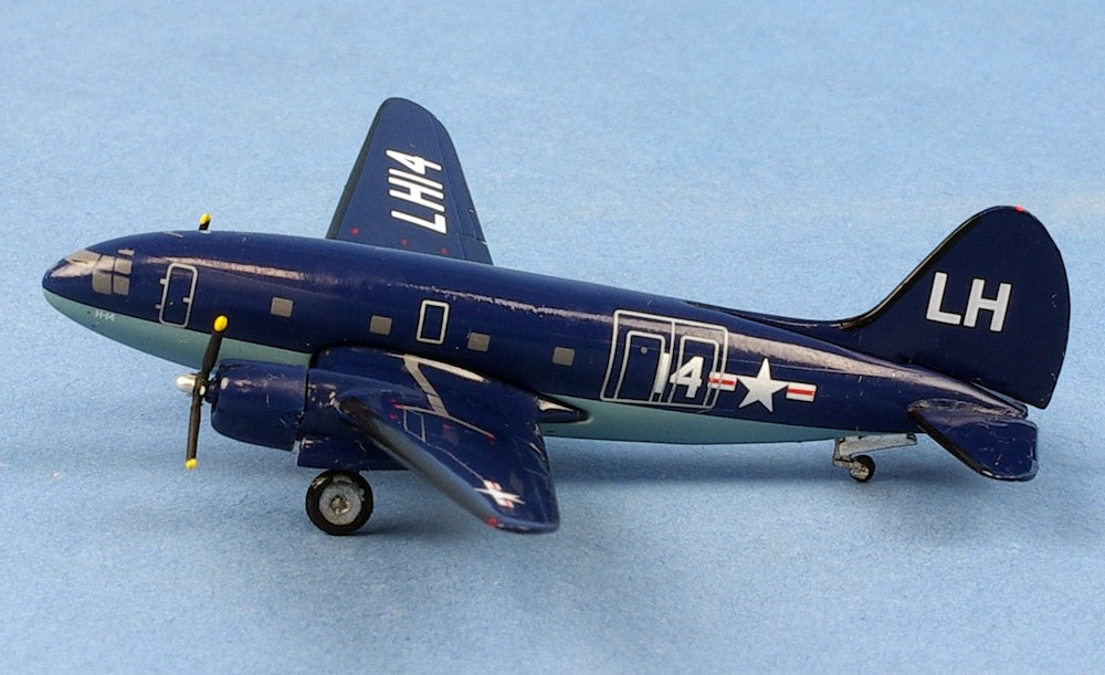 AeroClassics AC4110010 1:400 US Navy Curtis C-46 Commando #14