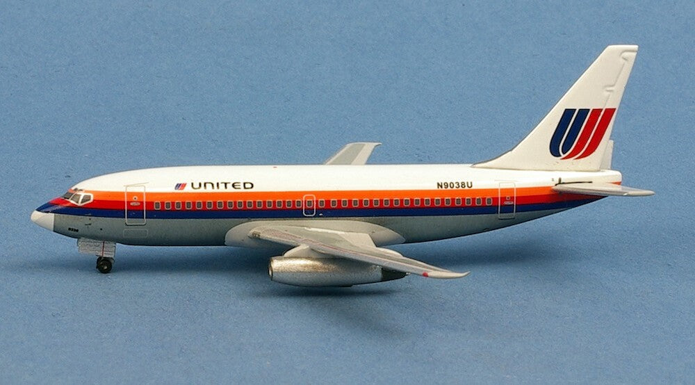 AeroClassics AC411372 1:400 United Airlines Boeing 737-200 N9038U