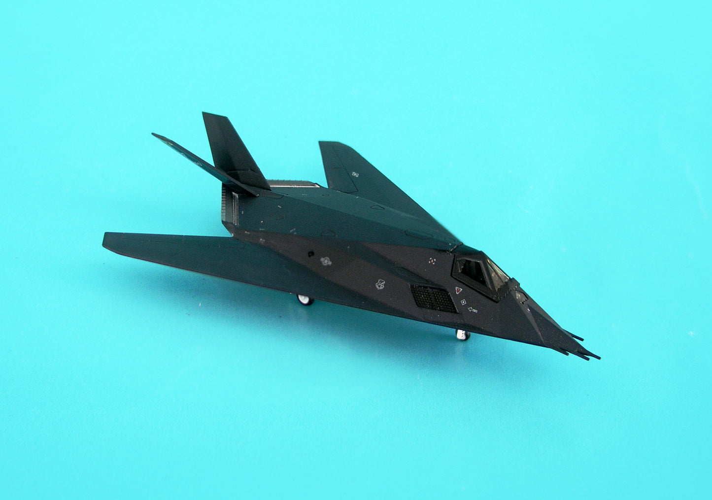 Hogan Wings 6504 1:200 F-117A 85-0829 49th FW