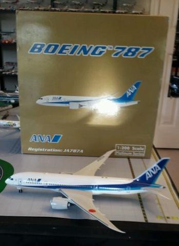 Phoenix Models PH2ANA026 1:200 ANA Boeing 787 - 8 JA787A