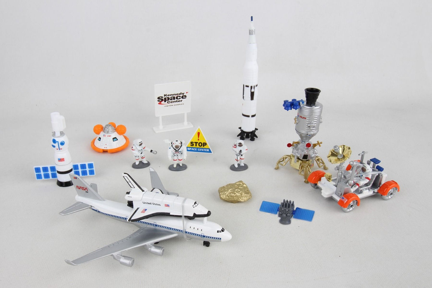 Daron Space Adventure LUNAR EXPLORER PLAYSET RT38145K