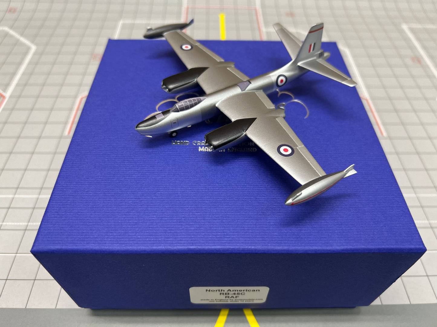 Sky Classics 1:200 RB-45C Tornado RAF Sculthorpe, RAF