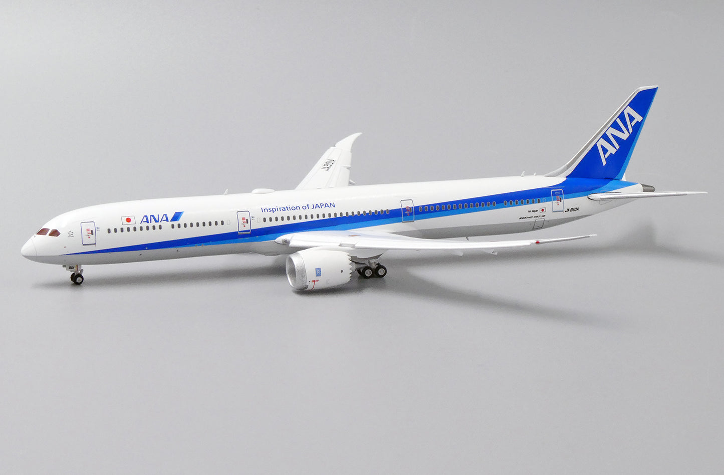 JC Wings 1:400 ANA Boeing 787-10 EW478X002A (Flaps Down)