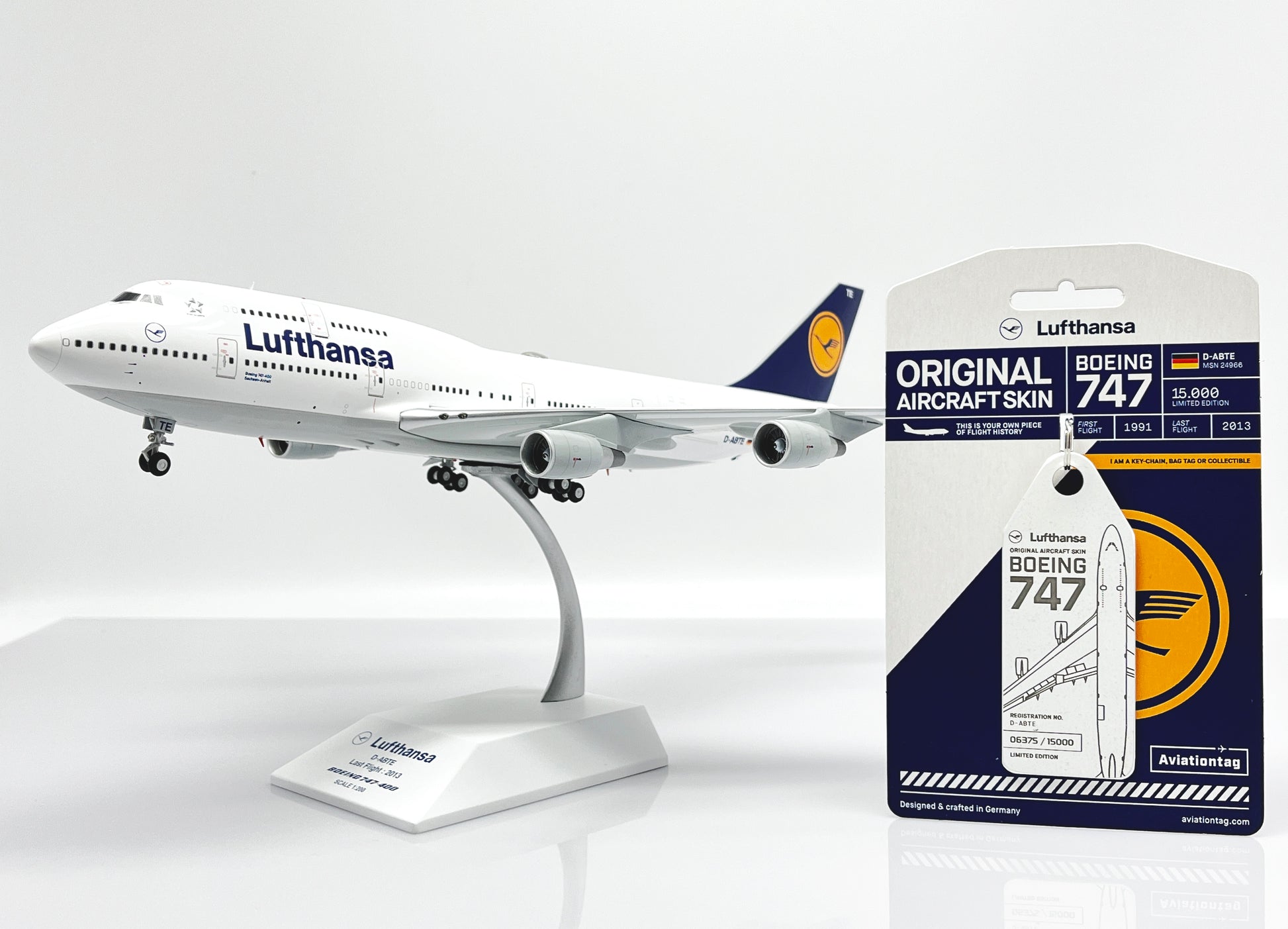 JC Wings XX20315A 1:200 Lufthansa Boeing 747-400 (Flaps Down) -MTS