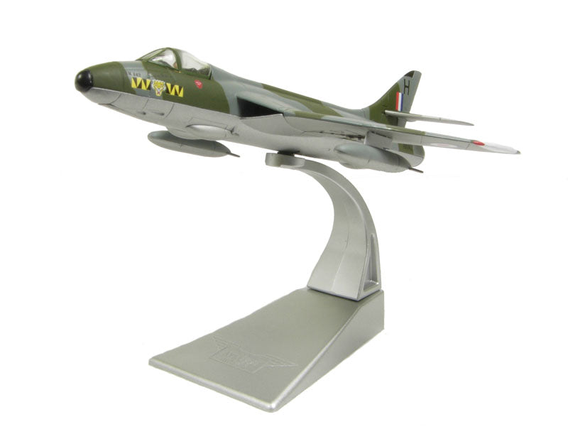 Corgi AA32713 Hawker Hunter 1:72 F.Mk 6 RAF No.74 Sqn Tigers, XK142, RAF Horsham St.Faith, England, Late 1950s