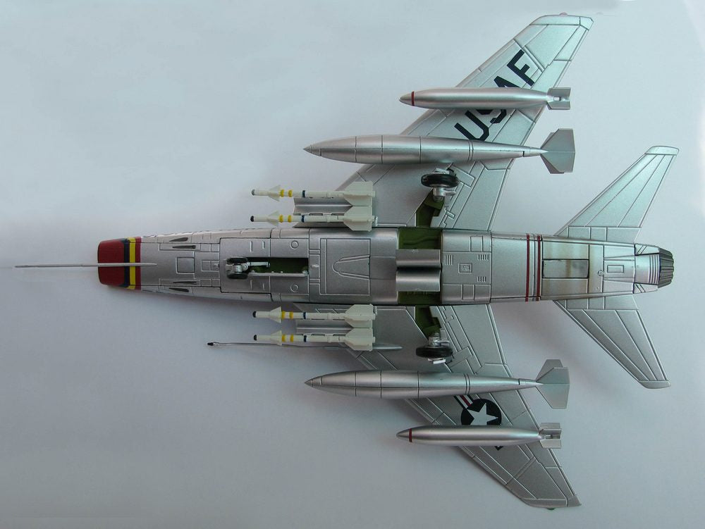 Hobby Master HA2103 1:72 North American F-100D Super Sabre "Triple Zilch"