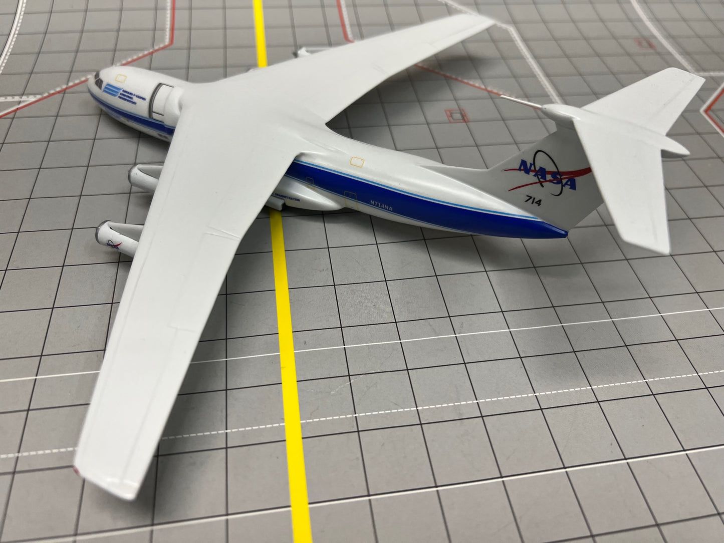 Sky Classics 1:200 C-141A Starlifter Nasa