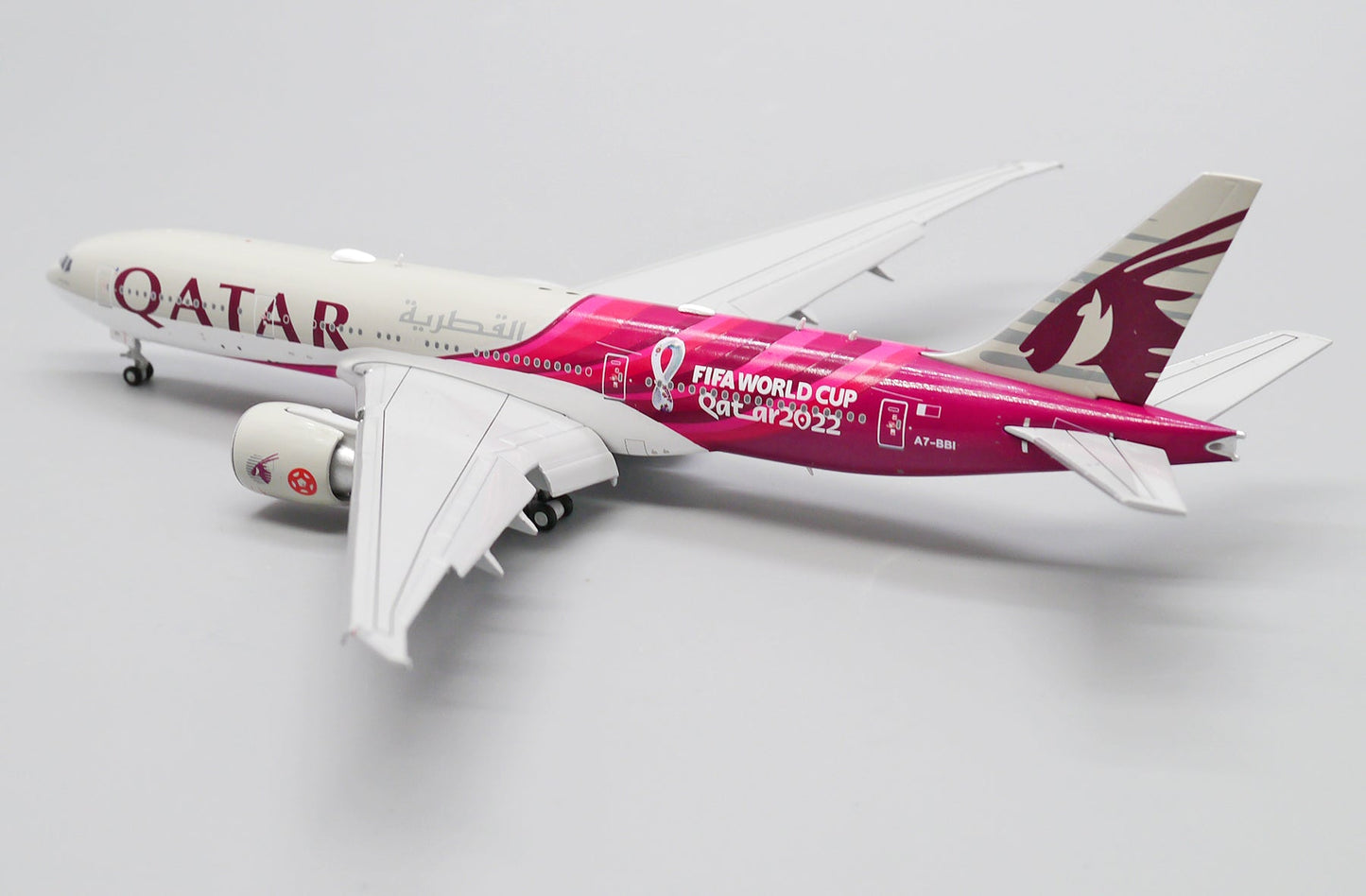 JC Wings XX40011A 1:400 Qatar Airways Boeing 777 - 200LR 2022 World Cup Theme (Flaps Down)