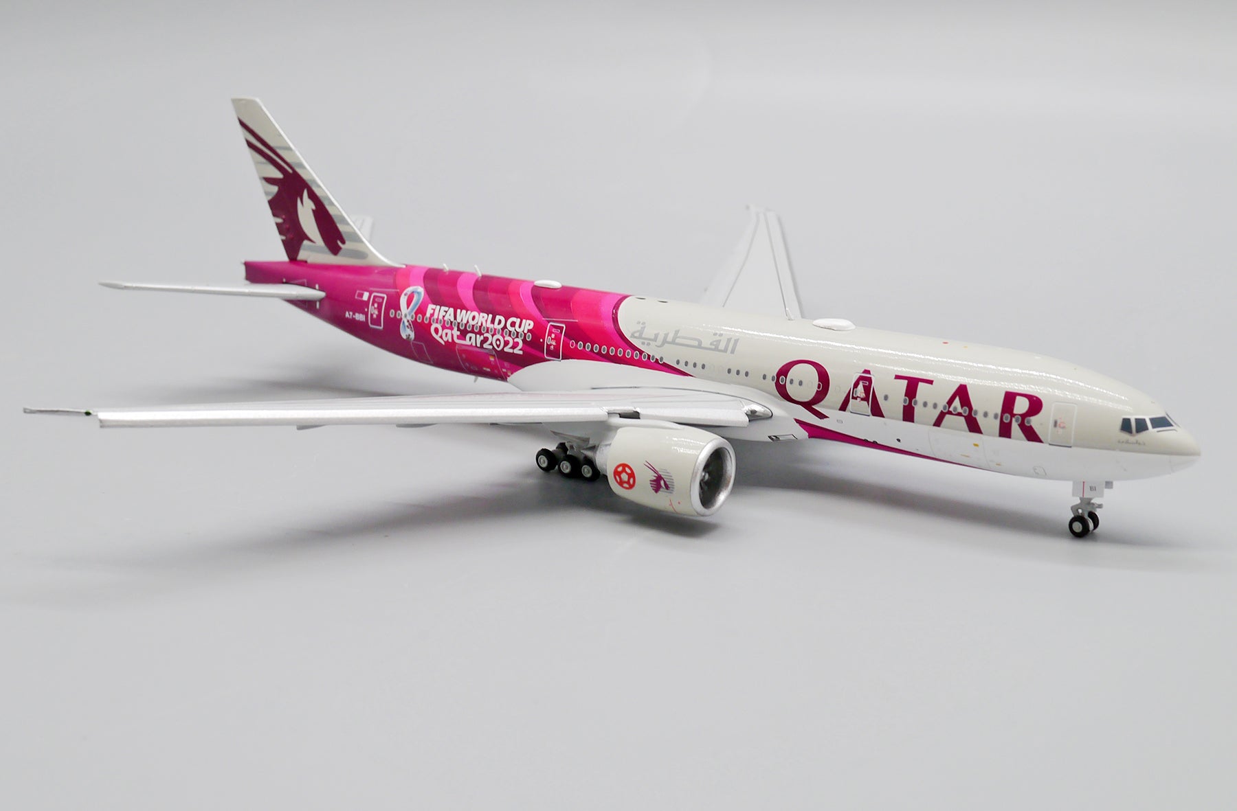 JC Wings XX40011A 1:400 Qatar Airways Boeing 777 - 200LR 2022 World Cup Theme (Flaps Down)